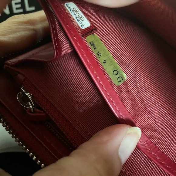 Authentic Chanel zippy caviar wallet - Picture 16 of 16